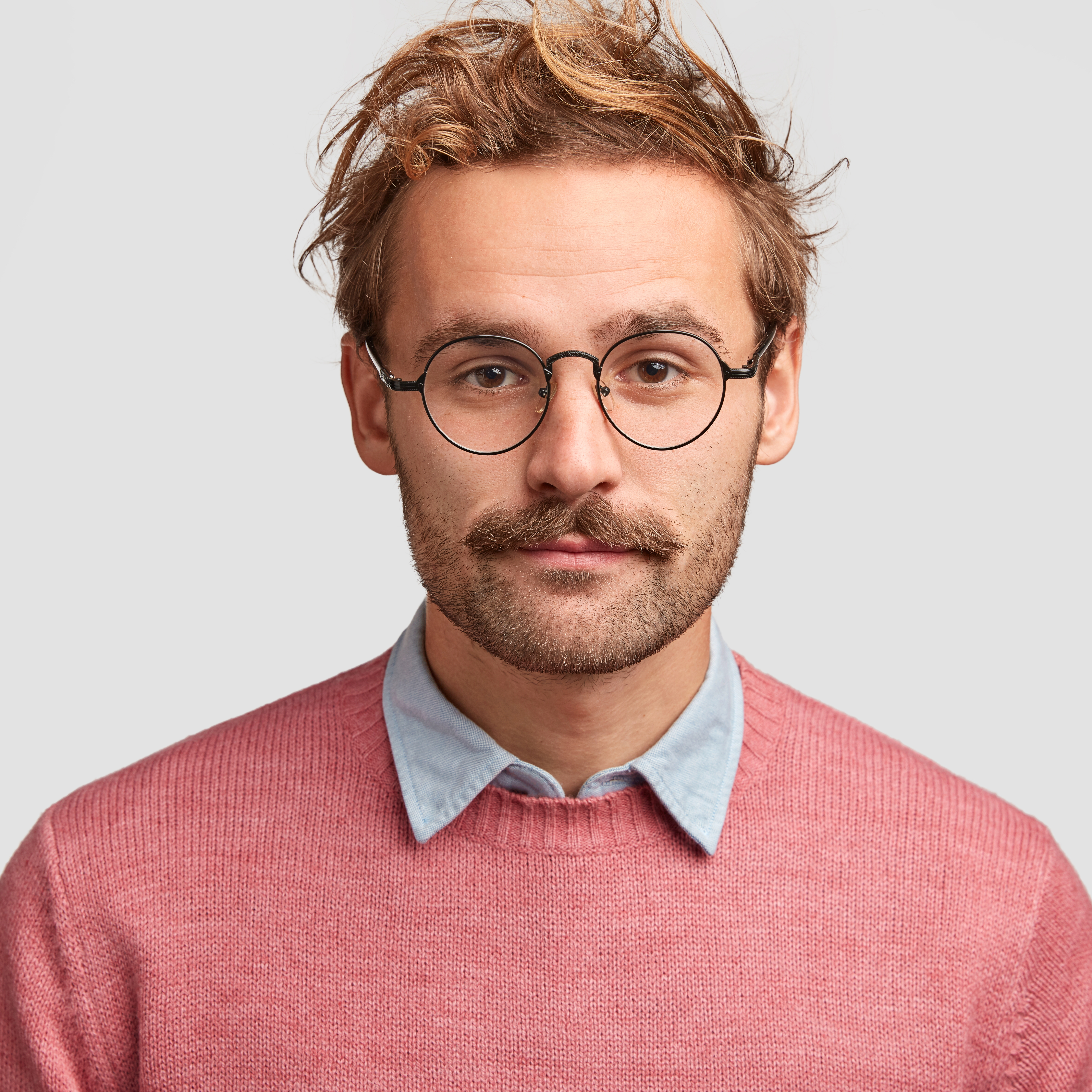 Антон Лебедев